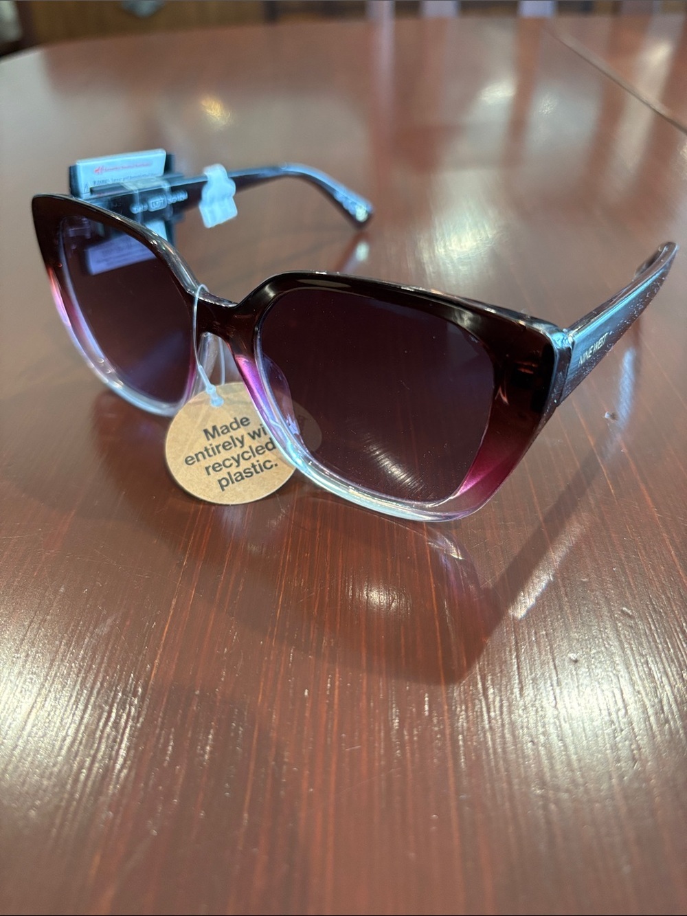 Nine West Butterfly tortoise
shell gradient purple:pink frame & lens,CAT 3